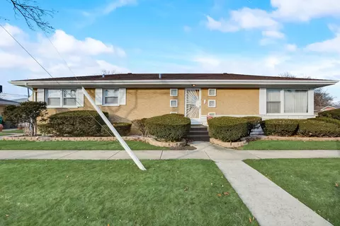 10306 Gladstone St, Westchester, IL 60154