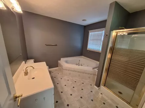 1320 Beacon Hill Ct, Normal, IL 61761 photo 12