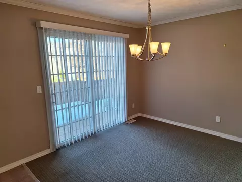 1320 Beacon Hill Ct, Normal, IL 61761 photo 8