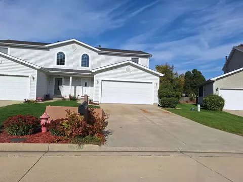 1320 Beacon Hill Ct, Normal, IL 61761 photo 2