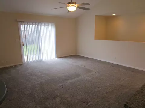 828 Casey Ln, Harvard, IL 60033 photo 4