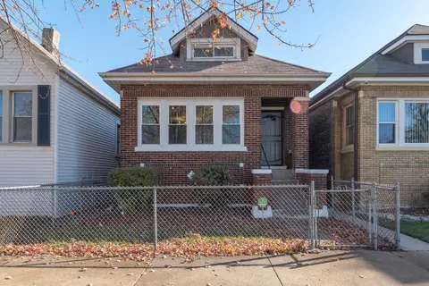 9151 S Harper Ave, Chicago, IL 60619