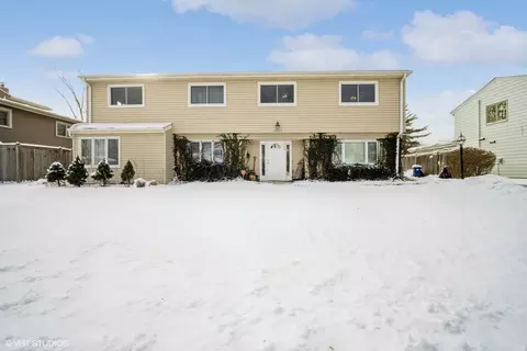 1437 Dartmouth Ln, Deerfield, IL 60015