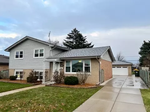 10529 Sycamore Dr, Chicago Ridge, IL 60415