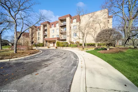 2150 Valencia Dr #109A, Northbrook, IL 60062