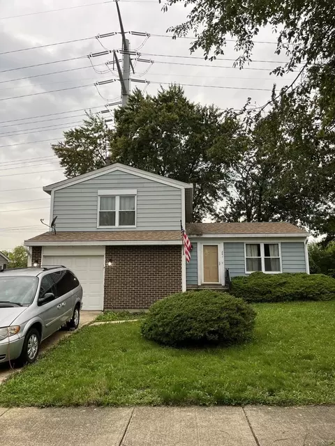241 Yellow Pine Dr, Bolingbrook, IL 60440