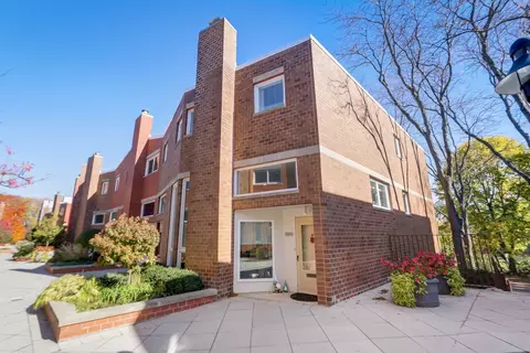 1205 Central St #A, Evanston, IL 60201