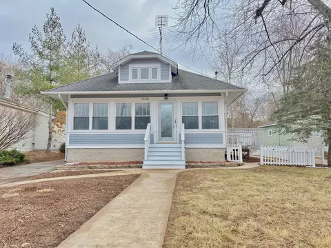 1508 Riverside Ave, Saint Charles, IL 60174