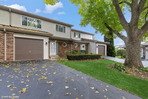 1214 Spruce Ct, Libertyville, IL 60048