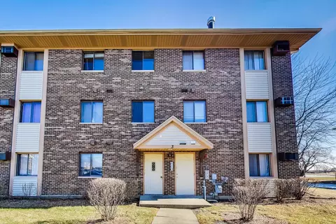 2 Echo Ct #2, Vernon Hills, IL 60061
