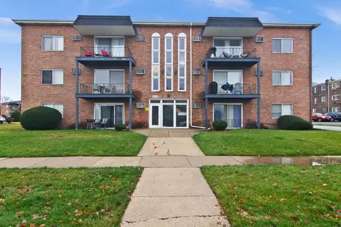 5727 128th St #11, Crestwood, IL 60445