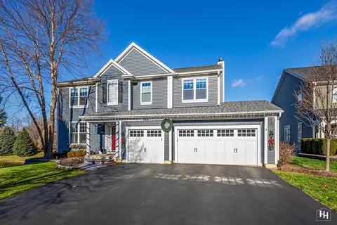 326 Sterling Cir, Cary, IL 60013