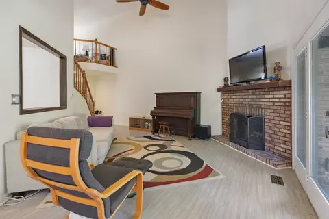 1682 Pebble Beach Dr, Hoffman Estates, IL 60169 photo 10