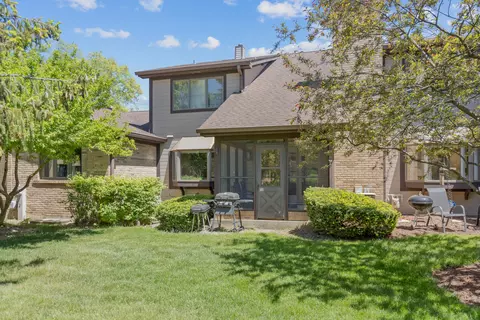1682 Pebble Beach Dr, Hoffman Estates, IL 60169 photo 23
