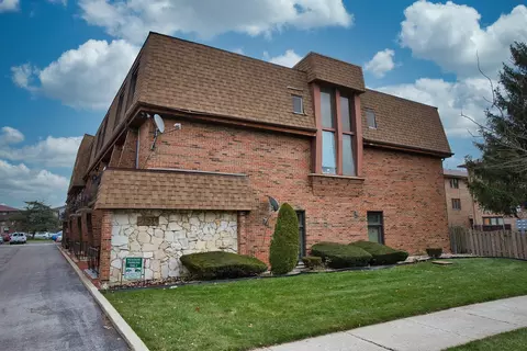 9831 Nottingham Ave #13, Chicago Ridge, IL 60415
