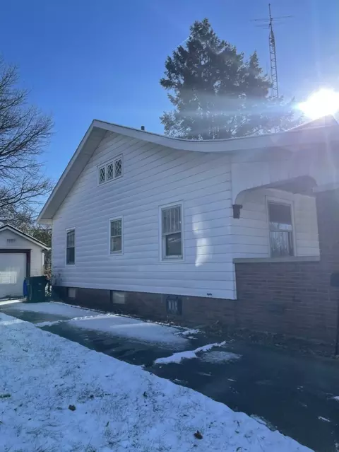 206 Willard Ave, Bloomington, IL 61701 photo 2
