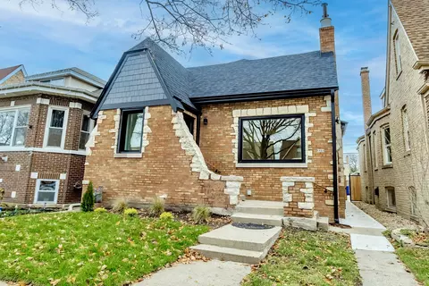 6053 W Eddy St, Chicago, IL 60634