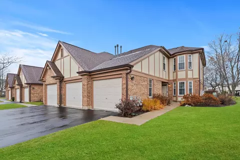 259 Green Knoll Ln, Streamwood, IL 60107