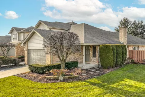 1366 Baileys Crossing Dr, Lemont, IL 60439