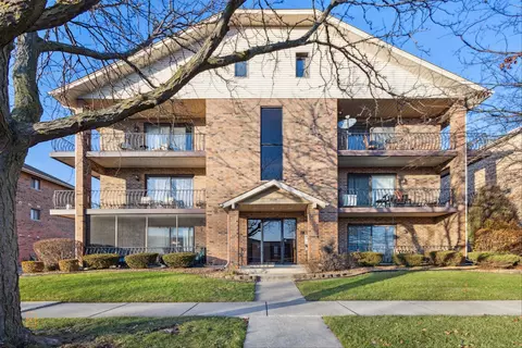 8124 169th St #1E, Tinley Park, IL 60477