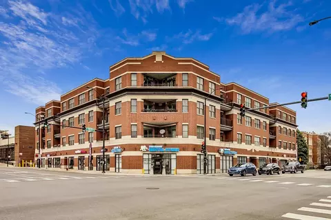 2472 W Foster Ave #306, Chicago, IL 60625