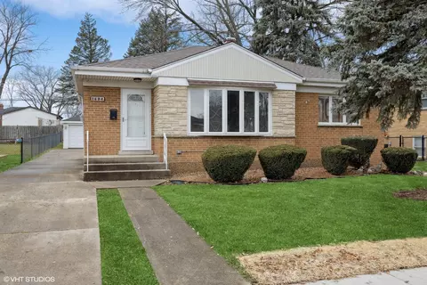 1604 Boeger Ave, Westchester, IL 60154
