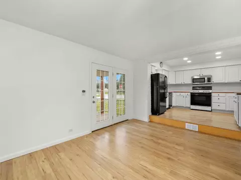 Kitchen - 527 Clayton Rd, Hillside, IL 60162 photo 1 of 4
