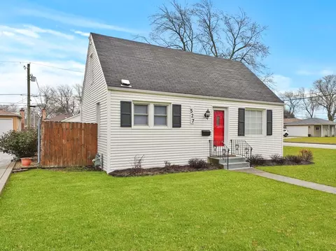 Exterior - 527 Clayton Rd, Hillside, IL 60162 photo 5 of 14
