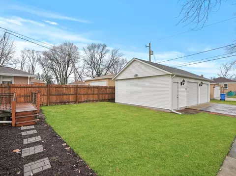 Exterior - 527 Clayton Rd, Hillside, IL 60162 photo 11 of 14