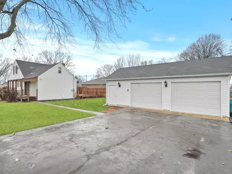 Exterior - 527 Clayton Rd, Hillside, IL 60162 photo 9 of 14