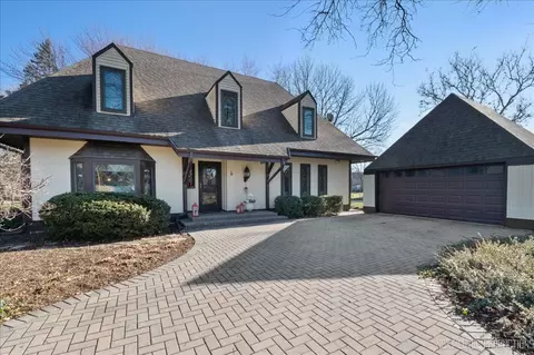 5 Hatherly Ct, Sugar Grove, IL 60554