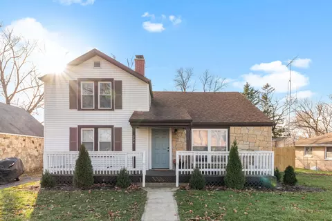 204 W 2nd St, Aroma Park, IL 60910