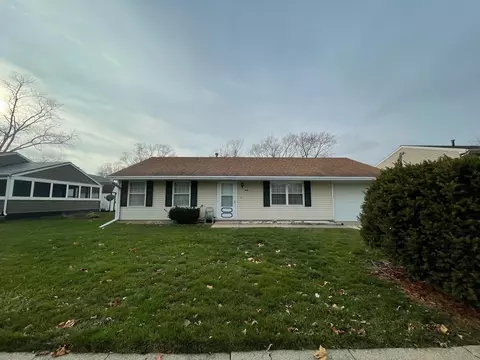 909 Dogwood Dr, Champaign, IL 61821