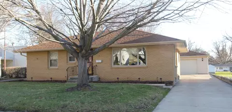 203 Warren Ave, Rockford, IL 61107