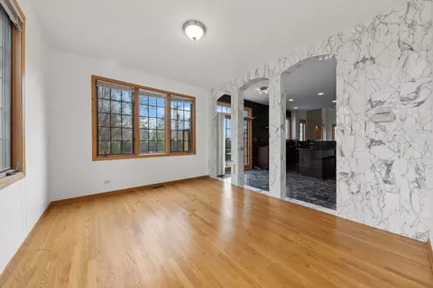 1115 S Elmhurst Rd, Wheeling, IL 60090 photo 9