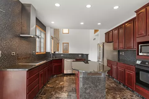 1115 S Elmhurst Rd, Wheeling, IL 60090 photo 5