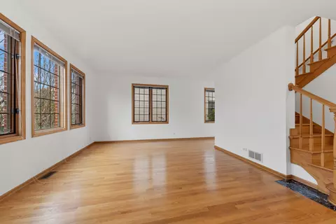 1115 S Elmhurst Rd, Wheeling, IL 60090 photo 2