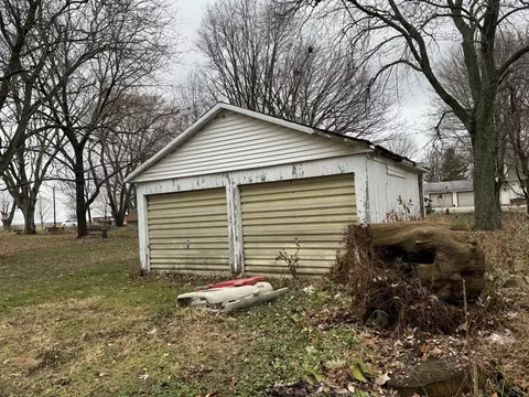 210 S Main St, Long Point, IL 61333 photo 3