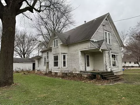 210 S Main St, Long Point, IL 61333 photo 2