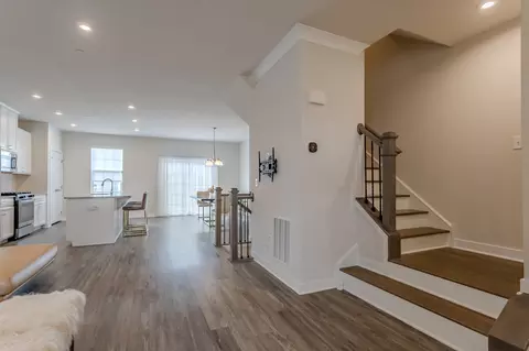 51 Nicholas Dr E, Des Plaines, IL 60016 photo 8