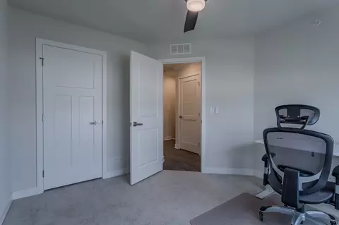 51 Nicholas Dr E, Des Plaines, IL 60016 photo 23