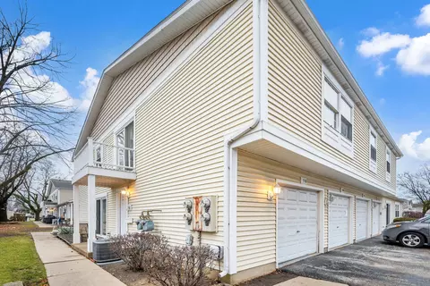 550 Vail Ct #550, Wheeling, IL 60090 photo 2