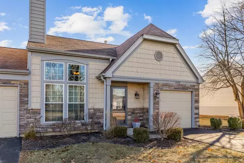 1339 Woodlake Dr, Carol Stream, IL 60188