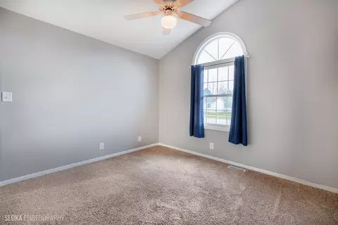 717 Cherry Tree Ln, Genoa, IL 60135 photo 7
