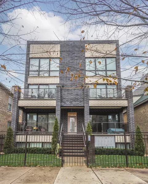 2448 W Thomas St #1W, Chicago, IL 60622