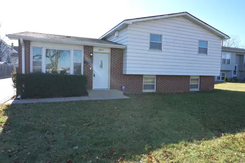 1807 20th St, North Chicago, IL 60064