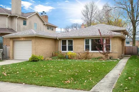 8726 Hamlin Ave, Skokie, IL 60076