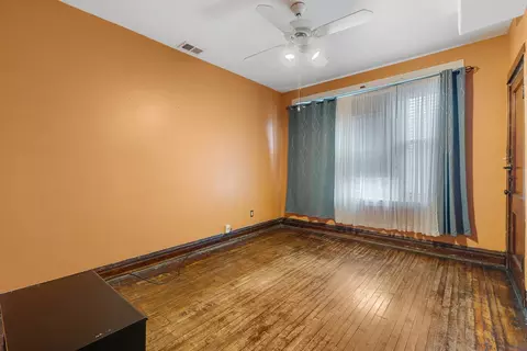 3056 W 40th St, Chicago, IL 60632 photo 2