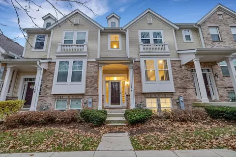 1104 Tuscany Dr, Streamwood, IL 60107