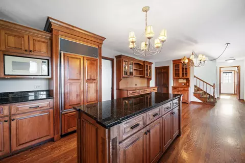 8282 Ridgepointe Dr, Burr Ridge, IL 60527 photo 7